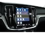 Volvo V60 T6 Recharge Ultra Dark | Pano | HUD | B&W | Stoelventi. | Massage | Memory seats | Elek. Trekhaak | 360cam