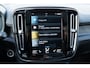 Volvo XC40 1.5 T4 Recharge R-Design | Panoramadak met schuif-/kantelfunctie | Semi elektrische trekhaak | Verwarmbare voorstoelen en stuurwiel | Verwarmbare voorruit | Apple carplay/Android auto | Voorverwarming | Keyless