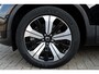 Volvo XC40 1.5 T4 Recharge R-Design | Panoramadak met schuif-/kantelfunctie | Semi elektrische trekhaak | Verwarmbare voorstoelen en stuurwiel | Verwarmbare voorruit | Apple carplay/Android auto | Voorverwarming | Keyless