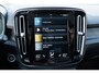 Volvo XC40 1.5 T4 Recharge R-Design | Panoramadak met schuif-/kantelfunctie | Semi elektrische trekhaak | Verwarmbare voorstoelen en stuurwiel | Verwarmbare voorruit | Apple carplay/Android auto | Voorverwarming | Keyless