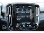 Volvo XC40 1.5 T4 Recharge R-Design | Panoramadak met schuif-/kantelfunctie | Semi elektrische trekhaak | Verwarmbare voorstoelen en stuurwiel | Verwarmbare voorruit | Apple carplay/Android auto | Voorverwarming | Keyless
