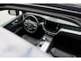 Volvo XC60 T6 Automaat Plug-in hybrid AWD Ultra Dark | 22" Lichtmetalen velgen | Extra getint glas | Luchtvering | Panoramadak | 360º Camera | Interieur Voorverwarming | Adaptieve Cruise Control | Blind spot | Semi elektrische Trekhaak | Harman Kardon audio | Voorstoelen- en stuurwielverwarming |