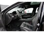 Volvo V60 T6 Automaat Plug-in hybrid AWD Plus Dark | 360° camera |Panoramdak | Premium audio by Harman Kardon | Semi- Elektrische Trekhaak | Verwarmbare Voor- en achterstoelen + Stuurwiel | Verwarmbare Voorruit