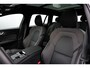 Volvo V60 T6 Automaat Plug-in hybrid AWD Plus Dark | 360° camera |Panoramdak | Premium audio by Harman Kardon | Semi- Elektrische Trekhaak | Verwarmbare Voor- en achterstoelen + Stuurwiel | Verwarmbare Voorruit