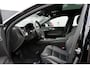 Volvo V60 T6 Automaat Plug-in hybrid AWD Plus Dark | 360° camera |Panoramdak | Premium audio by Harman Kardon | Semi- Elektrische Trekhaak | Verwarmbare Voor- en achterstoelen + Stuurwiel | Verwarmbare Voorruit