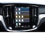 Volvo V60 T6 350PK Automaat Plus Dark / Navigatie / 360 Camera / Harman Kardon / Stuur & Stoelverwarming / LM Velgen / Trekhaak