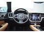 Volvo V60 2.0 T8 Twin Engine AWD Inscription LED | Pano | Harman Kardon | Leder | Carplay | Keyless | Navi | Clima | PDC | 18" LMV