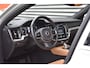 Volvo V60 2.0 T8 Twin Engine AWD Inscription LED | Pano | Harman Kardon | Leder | Carplay | Keyless | Navi | Clima | PDC | 18" LMV