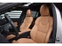 Volvo V60 2.0 T8 Twin Engine AWD Inscription LED | Pano | Harman Kardon | Leder | Carplay | Keyless | Navi | Clima | PDC | 18" LMV