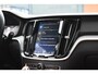 Volvo V60 2.0 T8 Twin Engine AWD Inscription LED | Pano | Harman Kardon | Leder | Carplay | Keyless | Navi | Clima | PDC | 18" LMV