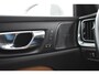 Volvo V60 2.0 T8 Twin Engine AWD Inscription LED | Pano | Harman Kardon | Leder | Carplay | Keyless | Navi | Clima | PDC | 18" LMV