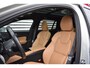 Volvo V60 2.0 T8 Twin Engine AWD Inscription LED | Pano | Harman Kardon | Leder | Carplay | Keyless | Navi | Clima | PDC | 18" LMV