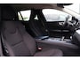 Volvo V60 2.0 B3 Momentum Advantage | Eerste Eigenaar | NAP | BTW Auto | Dealer Onderhouden | Apple Carplay | Cruise