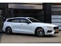 Volvo V60 2.0 B3 Momentum Advantage | Eerste Eigenaar | NAP | BTW Auto | Dealer Onderhouden | Apple Carplay | Cruise