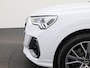 Audi Q3 40 TFSI 190pk quattro S Line · Apple/Android Car Play · Leder/stof · Camera + Parkeersensoren · Garantie t/m 28-01-2026 of 100000