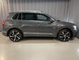 Volkswagen Tiguan 1.4 TSI eHybrid R-Line Business+ 20"/Panoramadak/Trekhaak/Leder + memory/Elektrische klep/Dodehoek/Stuur + stoelverwarming/IQ Lights/Adaptieve cruise