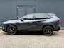 Toyota RAV4 2.5 Hybrid AWD Style Automaat / 1650kg Trekgewicht / BLIS / Apple Carplay Android Auto / Rondomzicht camera / Stuur,- Stoel en Voorruitverwarming / Elektrische achterklep / Navigatie / JBL Audio Systeem / cruise CC /