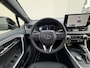 Toyota RAV4 2.5 Hybrid AWD Style Automaat / 1650kg Trekgewicht / BLIS / Apple Carplay Android Auto / Rondomzicht camera / Stuur,- Stoel en Voorruitverwarming / Elektrische achterklep / Navigatie / JBL Audio Systeem / cruise CC /