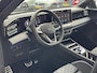 Volkswagen Tiguan 1.5 eHybrid R-Line Edition / 272pk / Black Style / Trekhaak / 20'' LMV / Panoramadak / VW