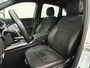 Mercedes-Benz B-klasse 180 Business Solution AMG | AMG | Camera achter | Carplay | Navigatie | Verwarmbare stoelen voor | AMG-styling | Achterbank in delen neerklapbaar | Achteruitrijcamera