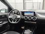 Mercedes-Benz B-klasse 180 Business Solution AMG | AMG | Camera achter | Carplay | Navigatie | Verwarmbare stoelen voor | AMG-styling | Achterbank in delen neerklapbaar | Achteruitrijcamera