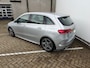 Mercedes-Benz B-klasse 180 Business Solution AMG | AMG-styling | Achterbank in delen neerklapbaar | Achteruitrijcamera