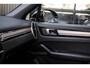 Porsche Cayenne 3.0 E-Hybrid | SOH 89% | Platinum Edition | Full Option | SportDesign | Panodak | 22 inch | Trekhaak | NL Auto |