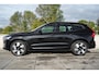 Volvo XC60 2.0 T6 Plug-in hybrid AWD Ultra Dark Trekhaak| Google | Harmen Kardon | Adaptieve Cruise controle | BLIS |  Climate Controle | Pilot Assist |