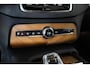 Volvo XC90 T8 Recharge AWD Inscription | Panoramadak met schuif-/kantelfunctie| Semi elektrische trekhaak | Verwarmbare voorstoelen | Verwarmbaar stuurwiel | Premium audio by Harman Kardon  | Rondom zichtcamera | Standkachel | Adaptieve cruise control | 20 inch Lichtmetalen velgen