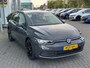 Volkswagen Golf 1.0 eTSI Life * Camera * Stoel + Stuur verwarming * ACC