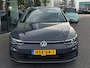 Volkswagen Golf 1.0 eTSI Life * Camera * Stoel + Stuur verwarming * ACC