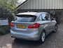 BMW 2-Serie Active Tourer 225xe *LUXURY LINE* | RIJKLAAR | SUPER NETTE STAAT *Slechts 28.000 km!*| PANO | H&K *CarPlay* | Camera