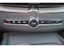 Volvo XC60 T6 Recharge AWD Plus Dark - Panorama/schuifdak - IntelliSafe Assist & Surround - 360º Camera - Verwarmde voorstoelen, stuur & achterbank - Parkeersensoren voor & achter - Elektr. bedienb. voorstoelen met geheugen - Draadloze tel. lader - Elektr. inklapbare trekhaak - 19' LMV
