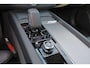 Volvo XC60 T6 Recharge AWD Plus Dark - Panorama/schuifdak - IntelliSafe Assist & Surround - 360º Camera - Verwarmde voorstoelen, stuur & achterbank - Parkeersensoren voor & achter - Elektr. bedienb. voorstoelen met geheugen - Draadloze tel. lader - Elektr. inklapbare trekhaak - 19' LMV