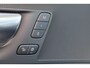 Volvo XC60 T6 Recharge AWD Plus Dark - Panorama/schuifdak - IntelliSafe Assist & Surround - 360º Camera - Verwarmde voorstoelen, stuur & achterbank - Parkeersensoren voor & achter - Elektr. bedienb. voorstoelen met geheugen - Draadloze tel. lader - Elektr. inklapbare trekhaak - 19' LMV