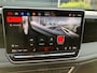 Volkswagen Tiguan 1.5 e R-LINE BUSINESS ,NAVIGATIE , TREKHAAK , CAMERA ,PDC, MASSAGE STOEL ,KEYLESS, BLIND SPOT, ACC, APPLE / ANDROID ,Q-LIGHT