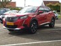 Peugeot 2008 ALLURE PACK 1.2 PT-130pk TREKHAAK | Apple Carplay & Android Auto | 3D-cockpit | Parkeerhulp met sensoren&camera | Climate control | 2DLG-SIERUITLAAT
