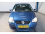 Volkswagen Polo 1.4-16V Comfortline > Lees advertentie <