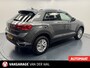 Volkswagen T-Roc 1.5 TSi Style Automaat-Navigatie-Carplay-Airco-Adapt.Cr.contr-Parkeersensoren-Lm16''velgen