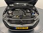 Volkswagen T-Roc 1.5 TSi Style Automaat-Navigatie-Carplay-Airco-Adapt.Cr.contr-Parkeersensoren-Lm16''velgen