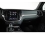 Volvo V60 T6 Plug-in hybrid AWD Plus Dark | Panoramadak schuif-/en Kantelfunctie | 360° Parkeercamera | Head-Up Display | Stoelverwarming | Google Infotainment | Parkeersensoren voor + achter | 19 inch 5-Spaaks Black / Diamond Cut velgen | Long Range |