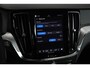 Volvo V60 T6 Plug-in hybrid AWD Plus Dark | Panoramadak schuif-/en Kantelfunctie | 360° Parkeercamera | Head-Up Display | Stoelverwarming | Google Infotainment | Parkeersensoren voor + achter | 19 inch 5-Spaaks Black / Diamond Cut velgen | Long Range |