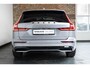 Volvo V60 T6 Plug-in hybrid AWD Plus Dark | Panoramadak schuif-/en Kantelfunctie | 360° Parkeercamera | Head-Up Display | Stoelverwarming | Google Infotainment | Parkeersensoren voor + achter | 19 inch 5-Spaaks Black / Diamond Cut velgen | Long Range |