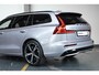 Volvo V60 T6 Plug-in hybrid AWD Plus Dark | Panoramadak schuif-/en Kantelfunctie | 360° Parkeercamera | Head-Up Display | Stoelverwarming | Google Infotainment | Parkeersensoren voor + achter | 19 inch 5-Spaaks Black / Diamond Cut velgen | Long Range |