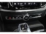 Volvo V60 T6 Plug-in hybrid AWD Plus Dark Panorama Schuif/Kanteldak | 360° Parkeercamera | Head-Up Display | Stoelverwarming | Google Infotainment | Parkeersensoren voor + achter | 19" 5-Spaaks Black / Diamond Cut velgen | Longe Range |