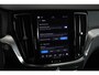 Volvo V60 T6 Plug-in hybrid AWD Plus Dark | Panoramadak schuif-/en Kantelfunctie | 360° Parkeercamera | Head-Up Display | Stoelverwarming | Google Infotainment | Parkeersensoren voor + achter | 19 inch 5-Spaaks Black / Diamond Cut velgen | Long Range |