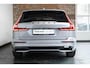 Volvo V60 T6 Plug-in hybrid AWD Plus Dark Panorama Schuif/Kanteldak | 360° Parkeercamera | Head-Up Display | Stoelverwarming | Google Infotainment | Parkeersensoren voor + achter | 19" 5-Spaaks Black / Diamond Cut velgen | Longe Range |