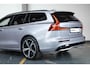 Volvo V60 T6 Plug-in hybrid AWD Plus Dark Panorama Schuif/Kanteldak | 360° Parkeercamera | Head-Up Display | Stoelverwarming | Google Infotainment | Parkeersensoren voor + achter | 19" 5-Spaaks Black / Diamond Cut velgen | Longe Range |