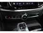 Volvo V60 T6 Plug-in hybrid AWD Plus Dark | Panoramadak schuif-/en Kantelfunctie | 360° Parkeercamera | Head-Up Display | Stoelverwarming | Google Infotainment | Parkeersensoren voor + achter | 19 inch 5-Spaaks Black / Diamond Cut velgen | Long Range |