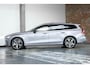 Volvo V60 T6 Plug-in hybrid AWD Plus Dark Panorama Schuif/Kanteldak | 360° Parkeercamera | Head-Up Display | Stoelverwarming | Google Infotainment | Parkeersensoren voor + achter | 19" 5-Spaaks Black / Diamond Cut velgen | Longe Range |